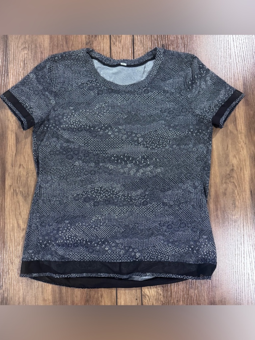 Lululemon Serve Up Some Sun Short Sleeve - Picture 4 of 8